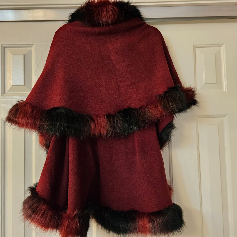 Faux Fur Poncho/Vest - Picture 5 of 6